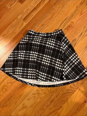 SHEIN Black and White Plaid Skater Skirt MEDIUM